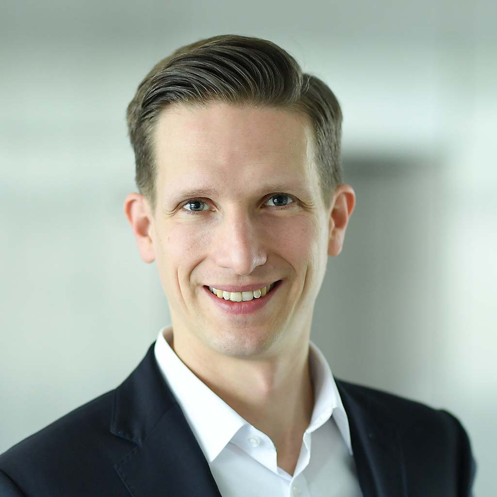 Dr. Till Kaesbach